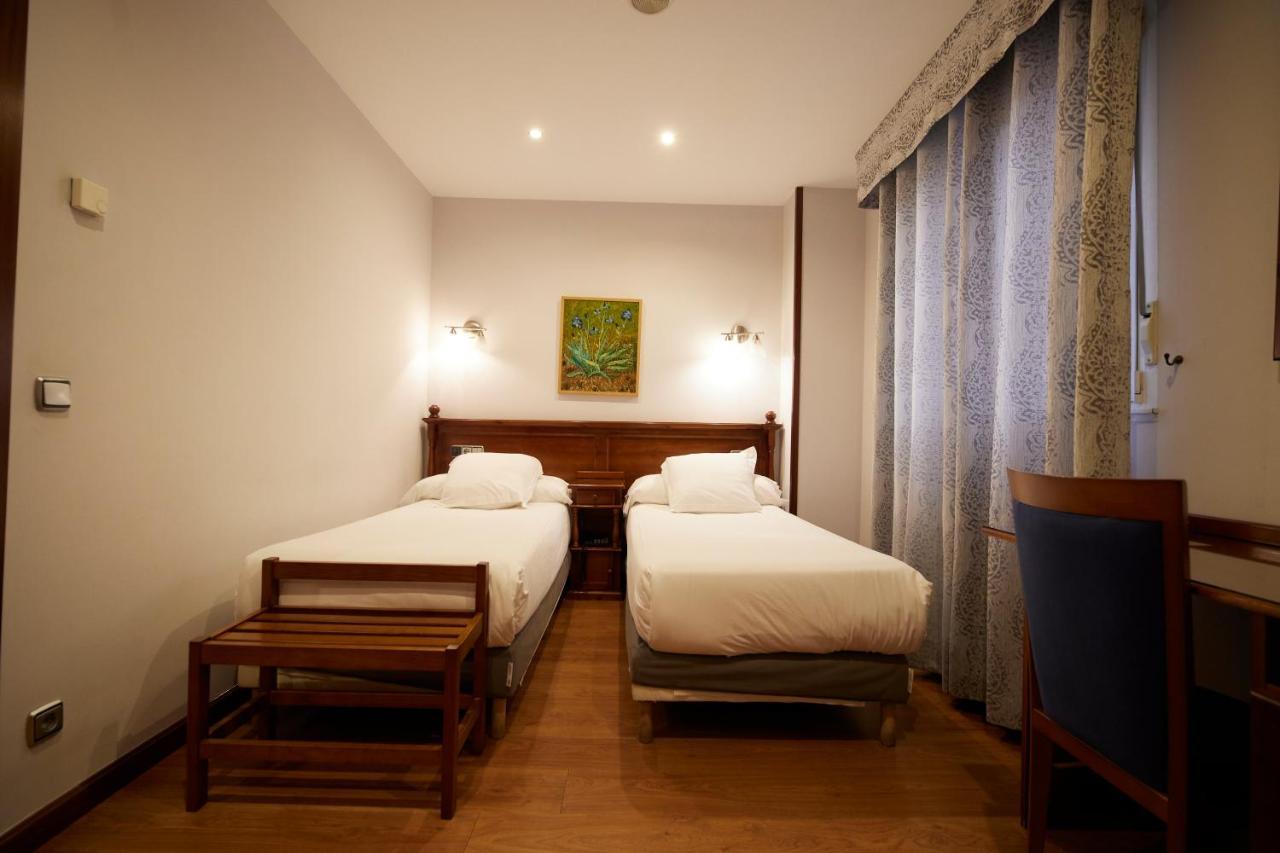 Hotel Villalegre Avilés Екстериор снимка